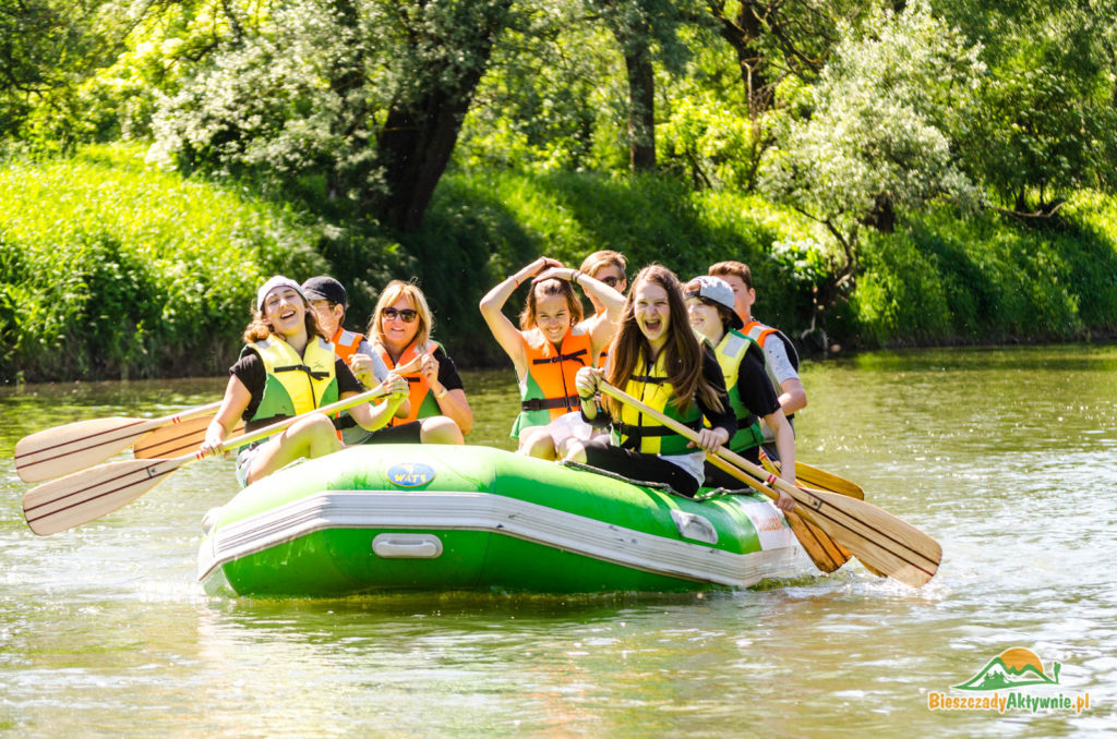 Spływy pontonowe dla grup dzieci i młodzieży.